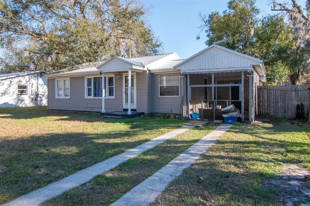 Photo of 1405 E Cherry Street, Plant City, FL 33563 (MLS # TB8480369)