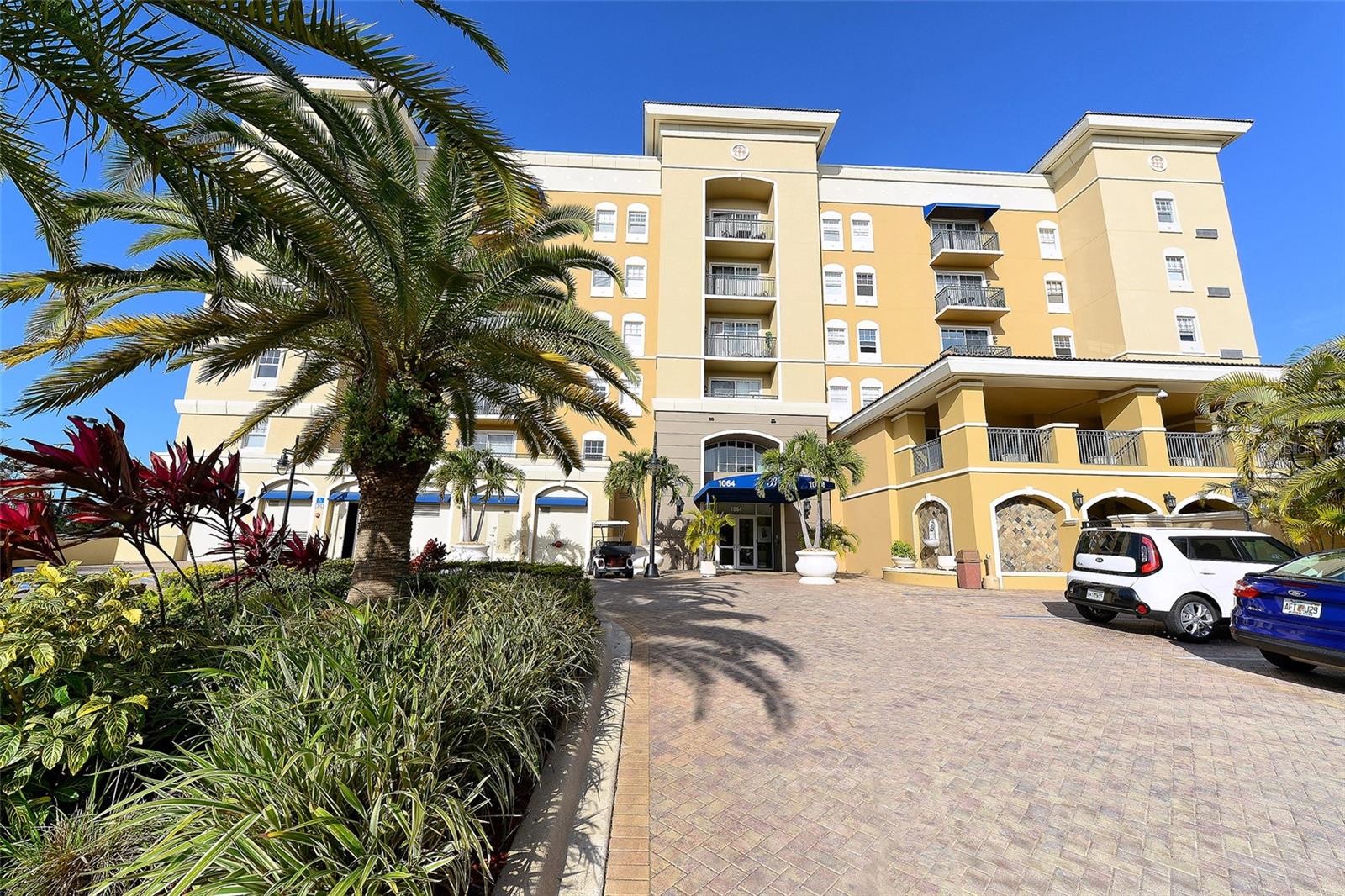 1064 N TAMIAMI TRAIL 1402