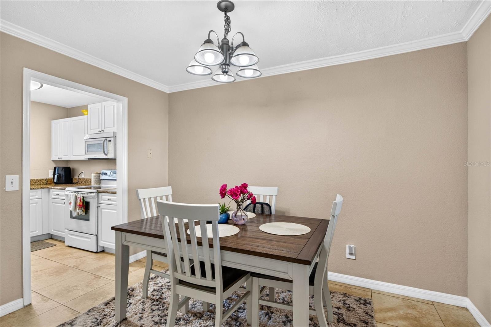 2555 CEDAR CYPRESS COURT 2555
