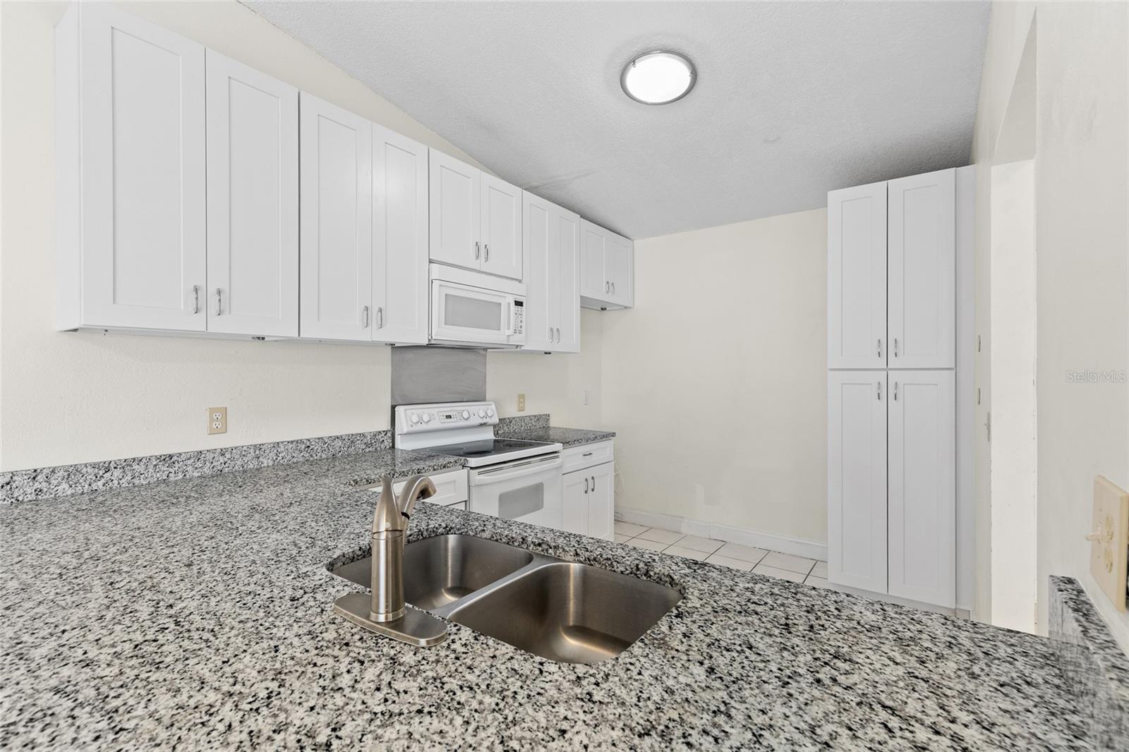 5898 SAGUNTO STREET