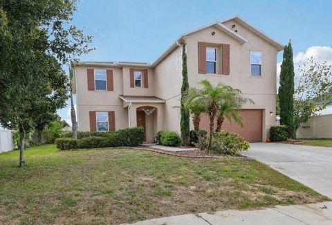 Photo of 1585 Auburn Hills Court, Tavares, FL 32778 (MLS # O6412949)