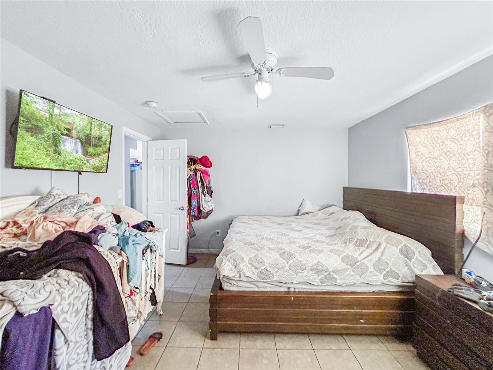 LEISURE HILLS - Residential