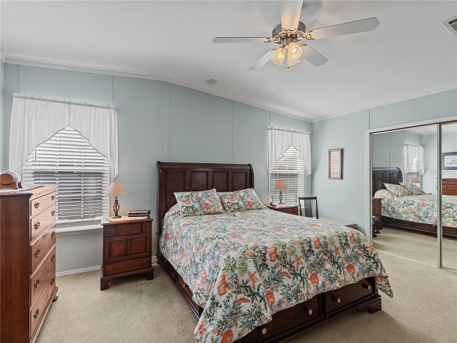 HAMPTON COURT - Residential