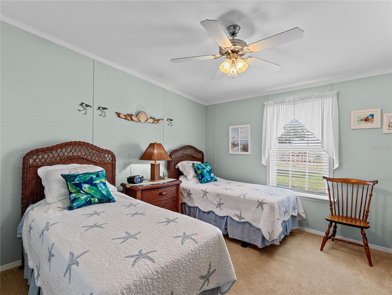 HAMPTON COURT - Residential