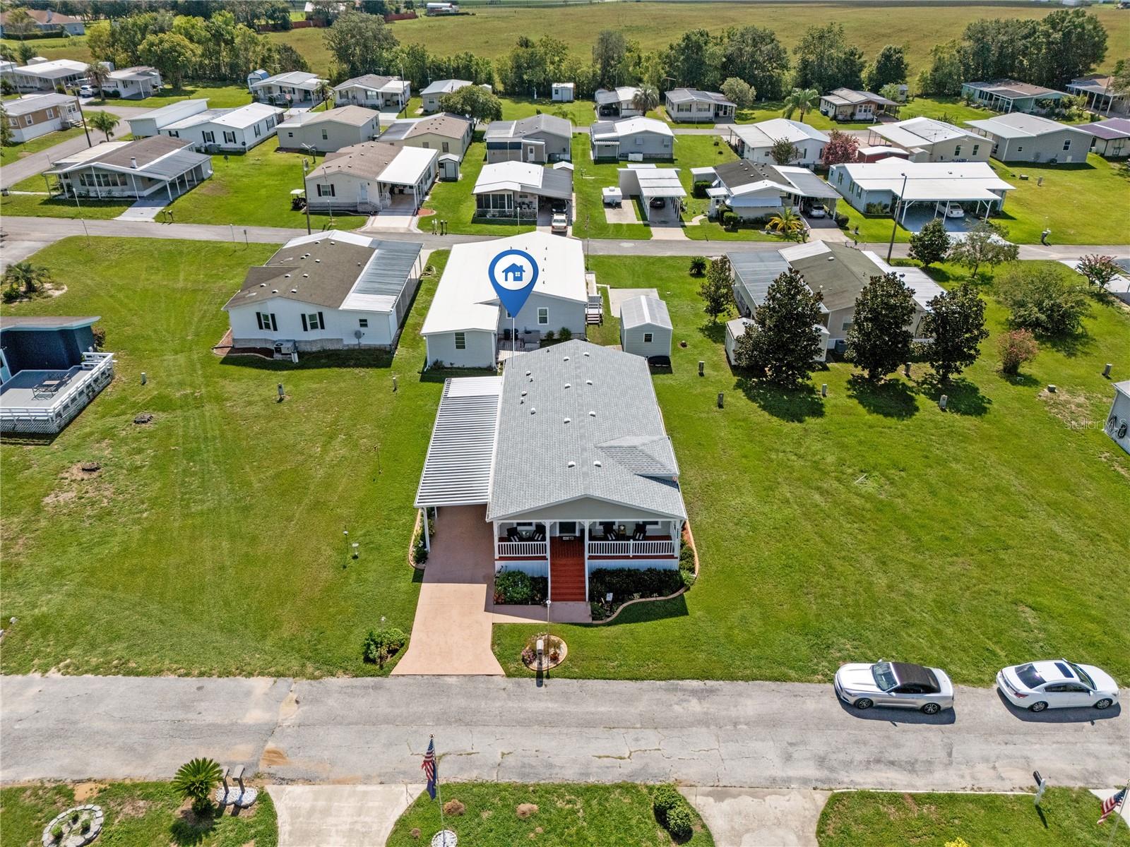 HAMPTON COURT - Residential