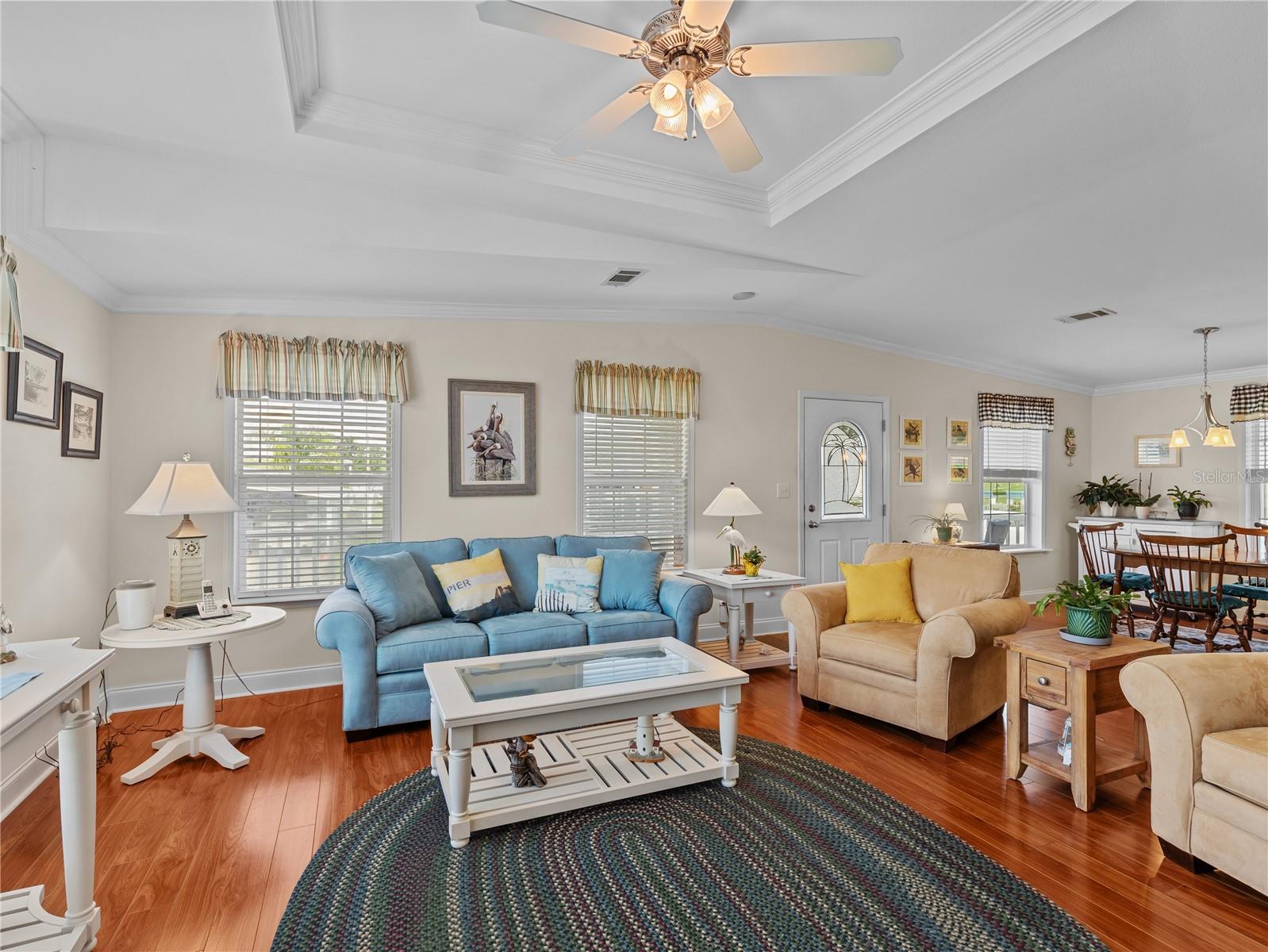 HAMPTON COURT - Residential