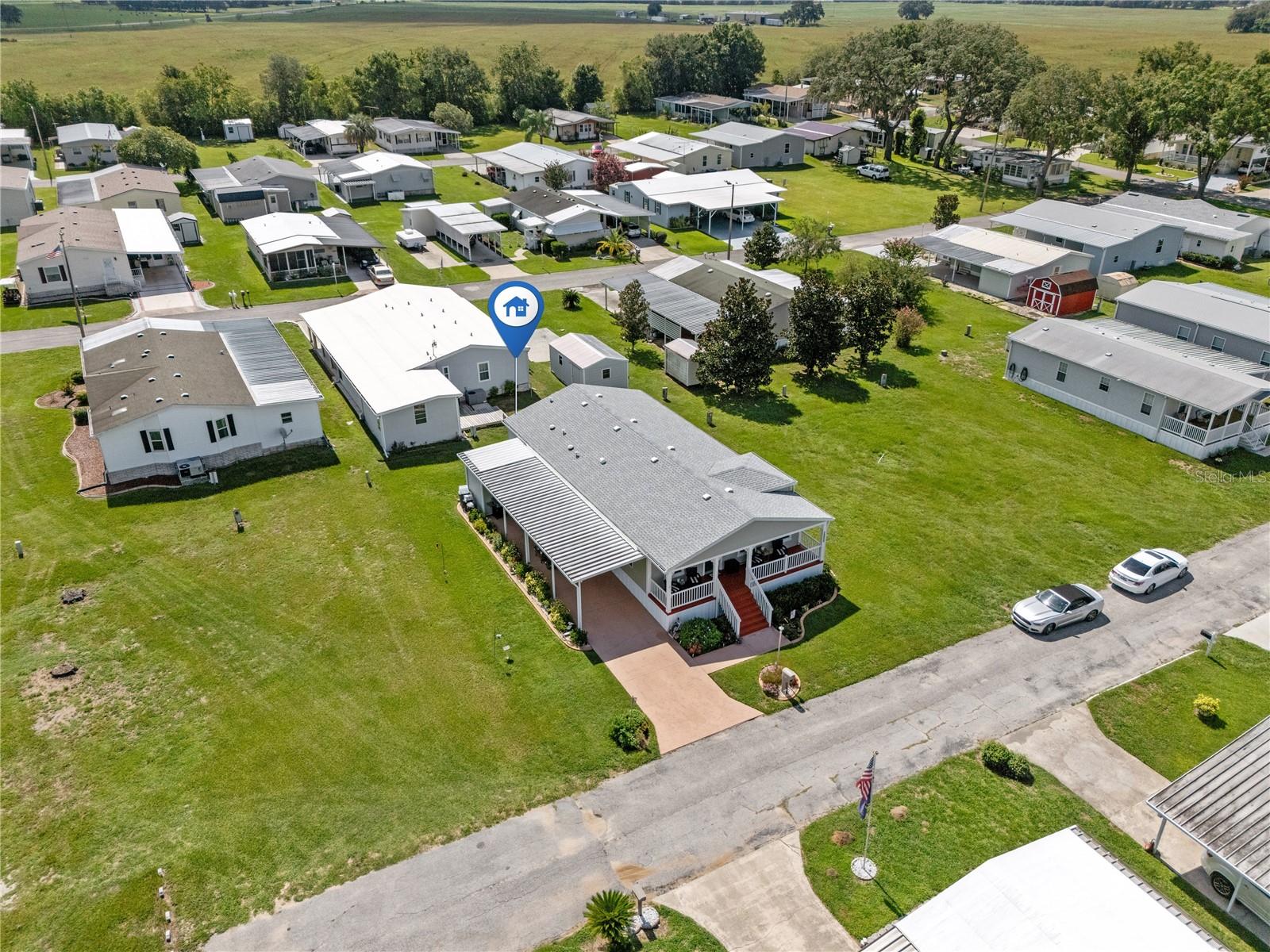 HAMPTON COURT - Residential