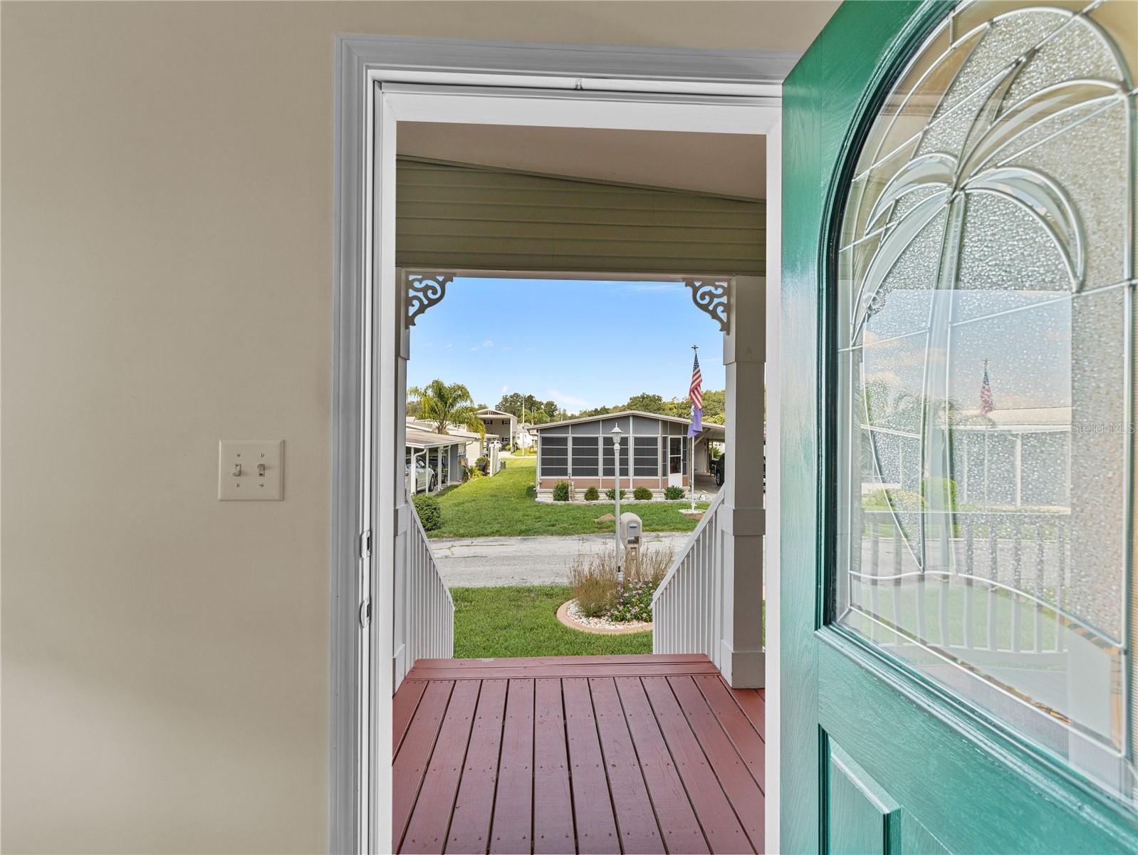 HAMPTON COURT - Residential