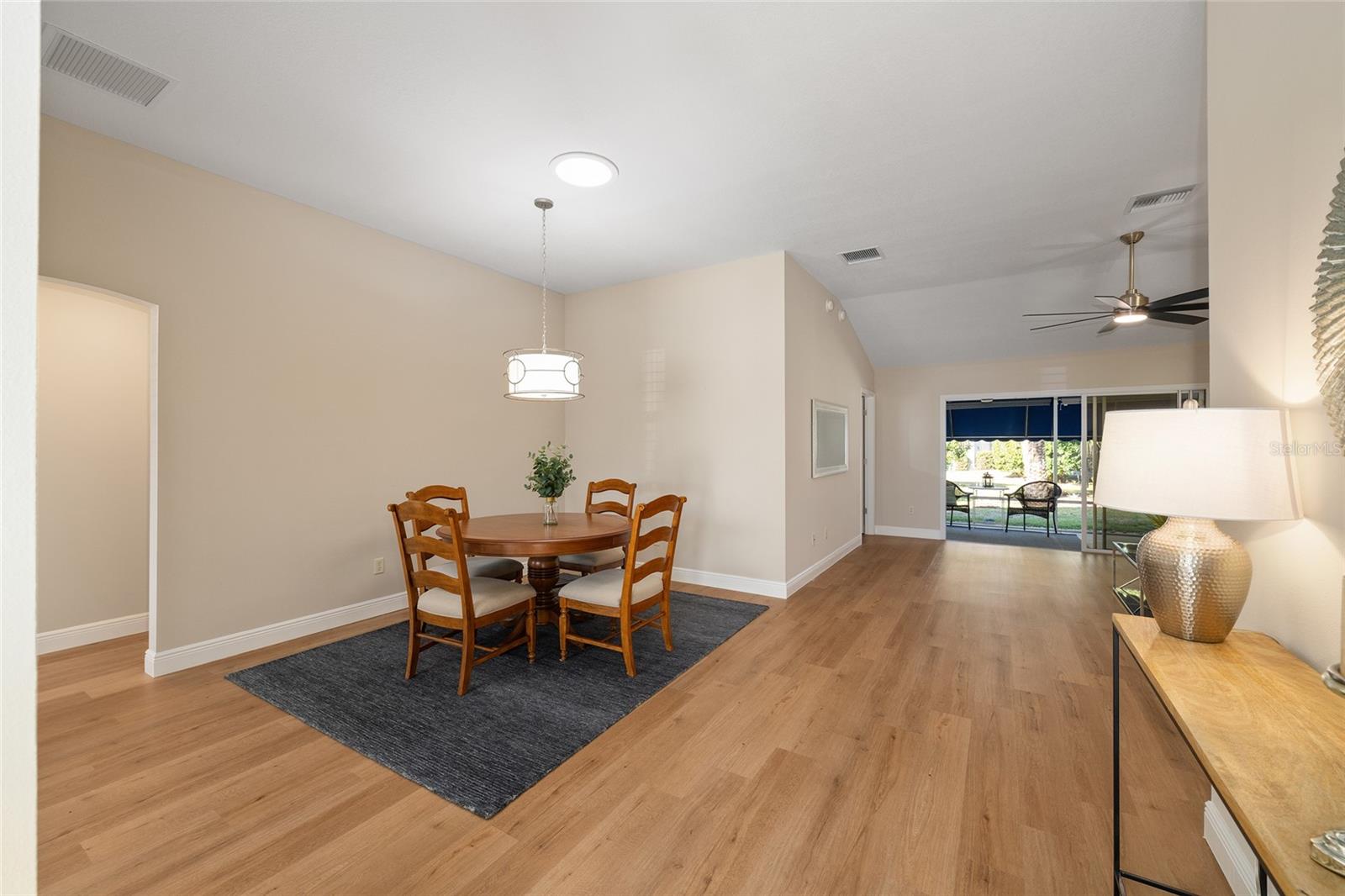 1852 WILLIAMSBURG AVENUE