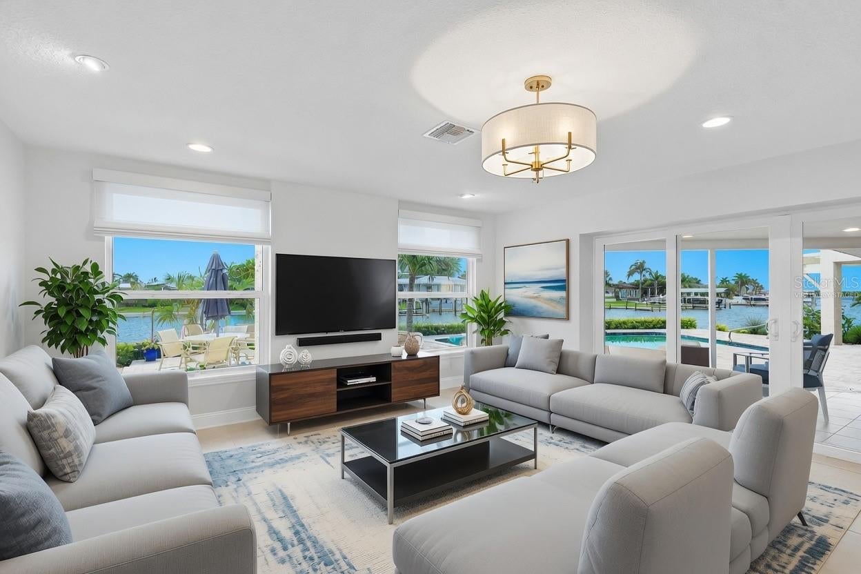 812 SNUG ISLAND
