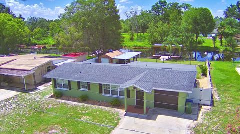 A home in WINTER HAVEN