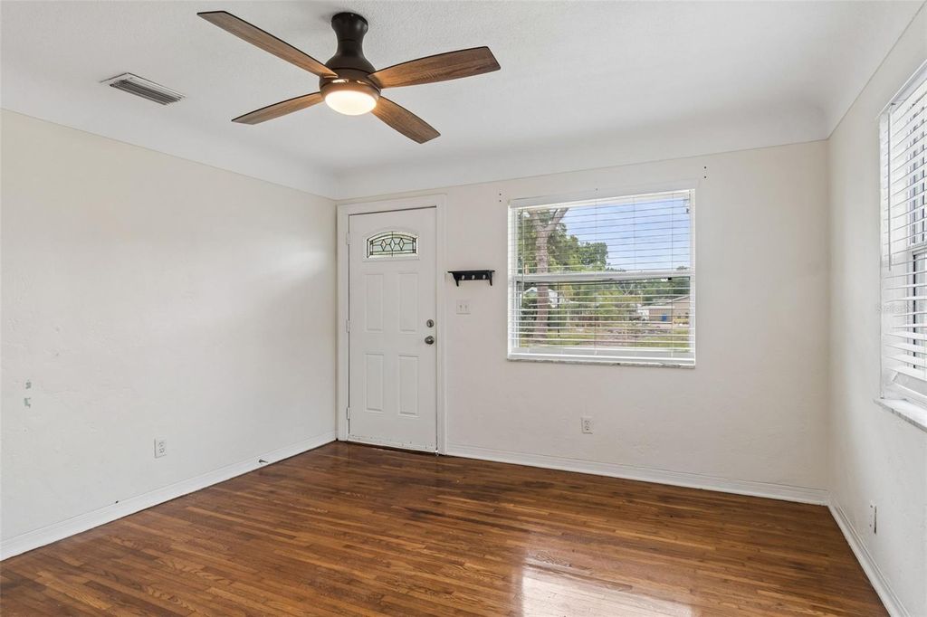 Photo of 739 47th Avenue N, St Petersburg, FL 33703 (MLS # TB8496022)