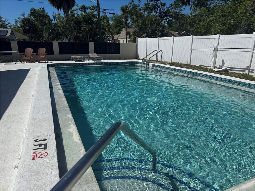 Photo of 442 N Jefferson Avenue, Sarasota, FL 34237 (MLS # A4689945)