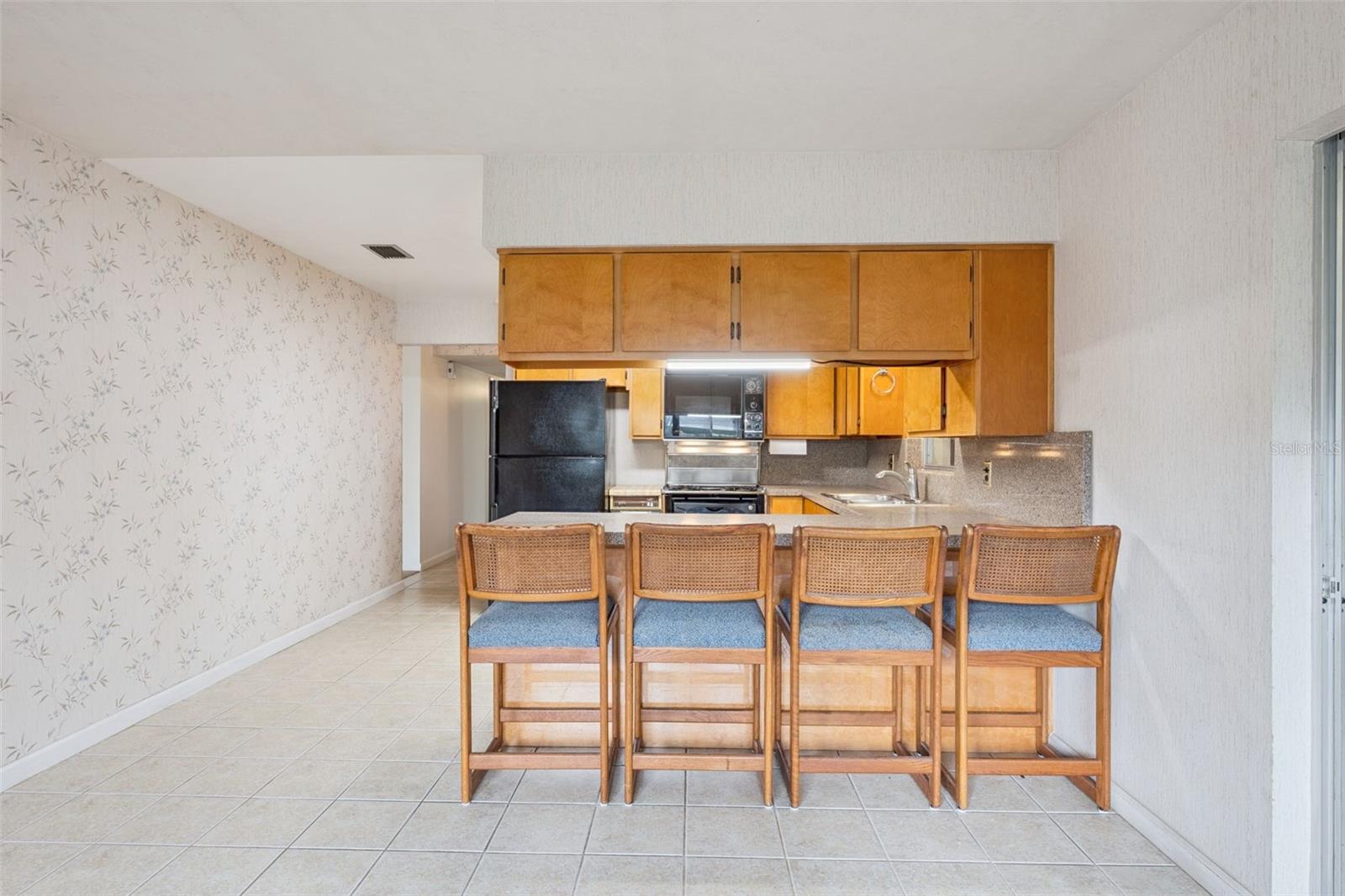 GROVE MANORS - Residential