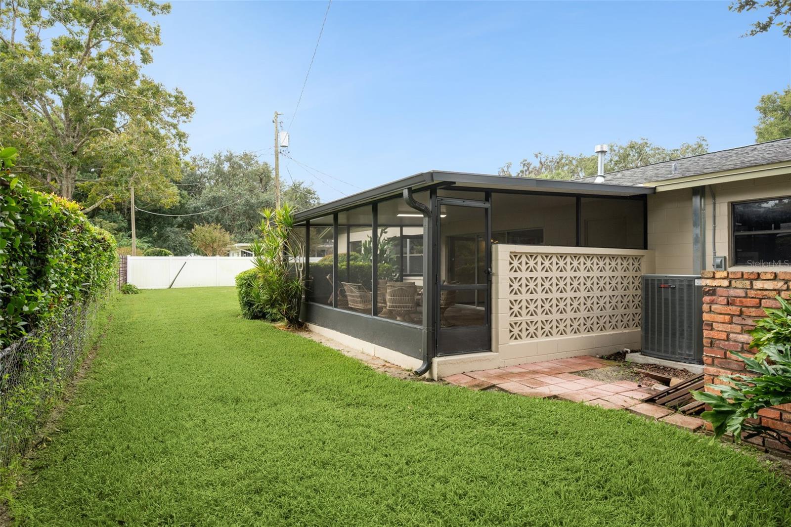 GROVE MANORS - Residential