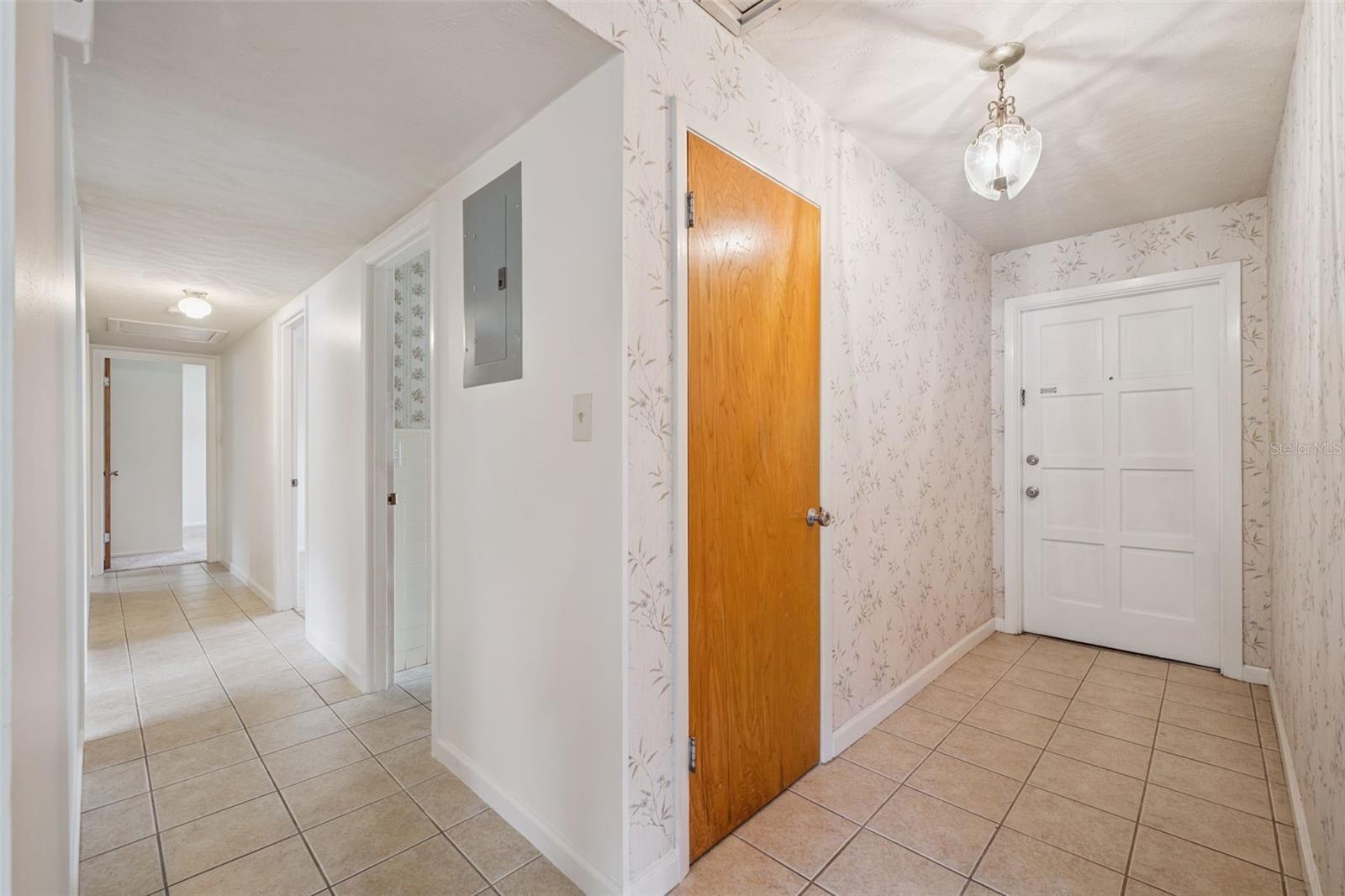 GROVE MANORS - Residential