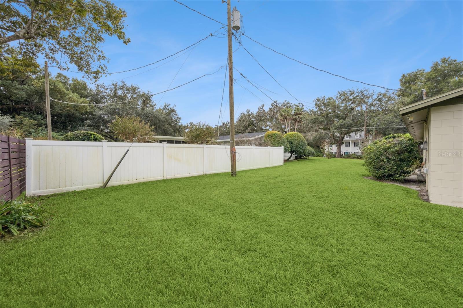 GROVE MANORS - Residential