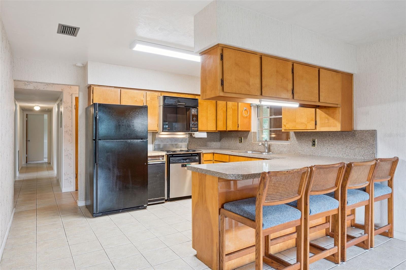 GROVE MANORS - Residential