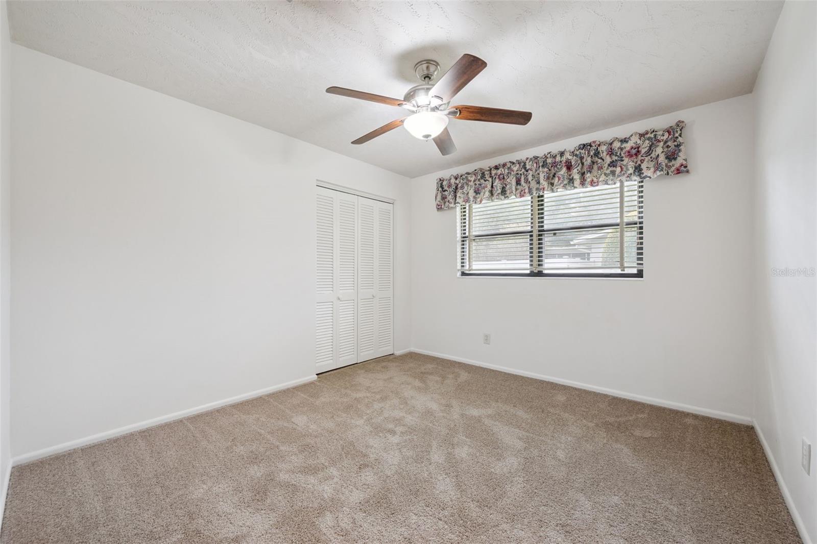 GROVE MANORS - Residential