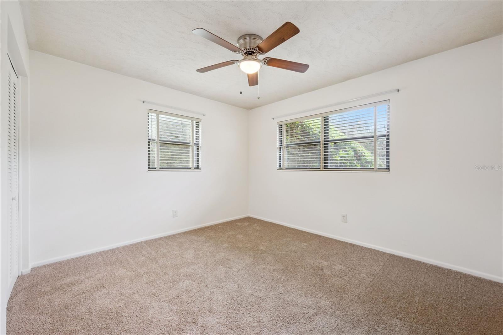 GROVE MANORS - Residential