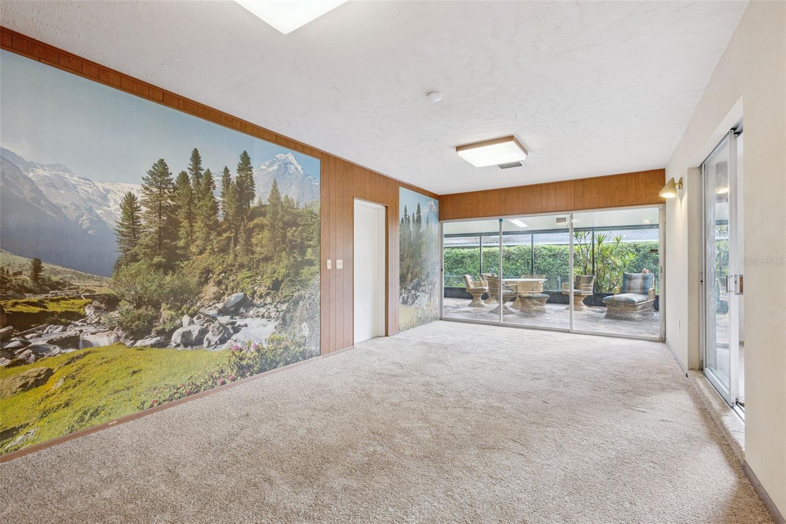 GROVE MANORS - Residential