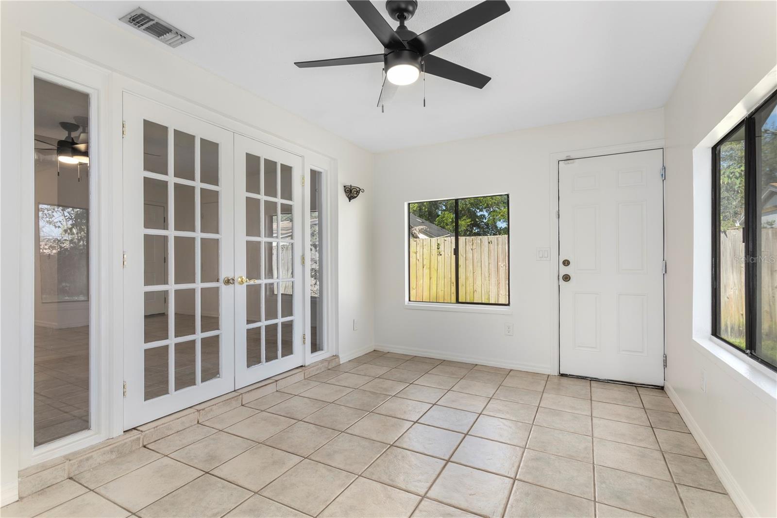 SUNSHINE GARDENS - Residential