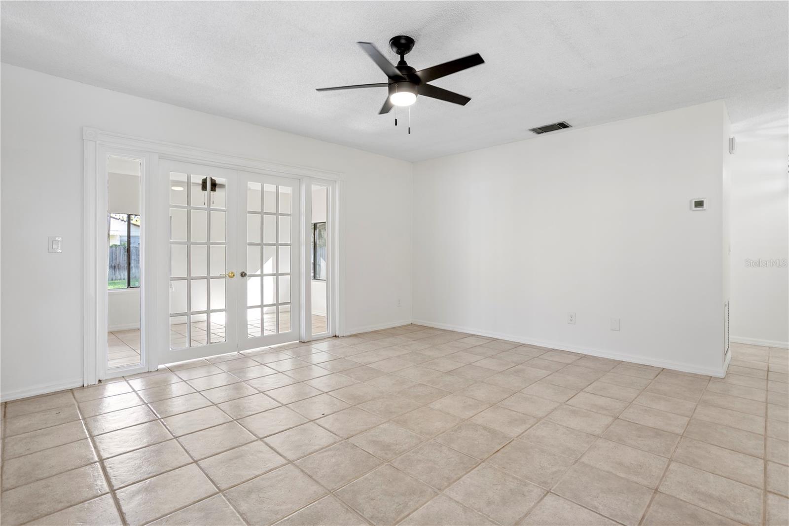 SUNSHINE GARDENS - Residential