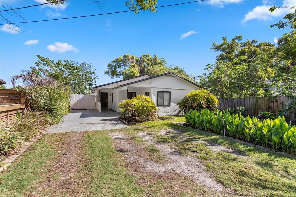 Photo of 847 Carlson Drive, Orlando, FL 32804 (MLS # O6400036)