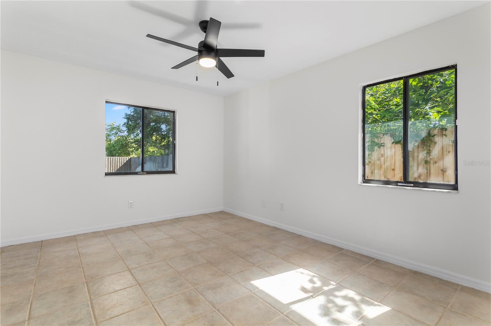 SUNSHINE GARDENS - Residential