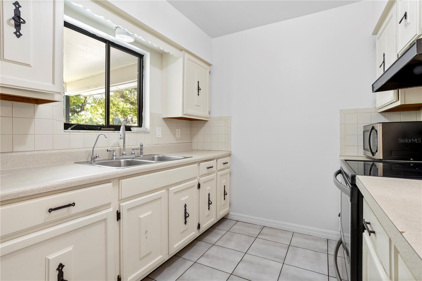 SUNSHINE GARDENS - Residential