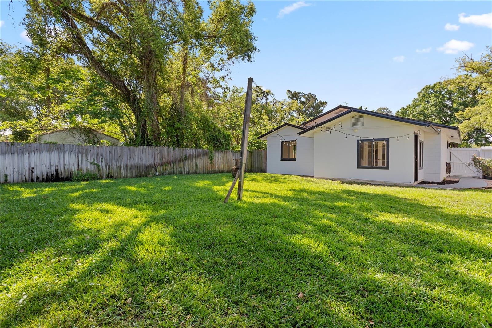 SUNSHINE GARDENS - Residential