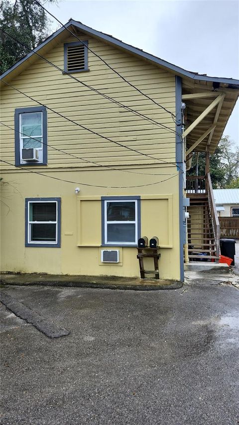 421 NW 10TH AV GAINESVILLE FL 32601