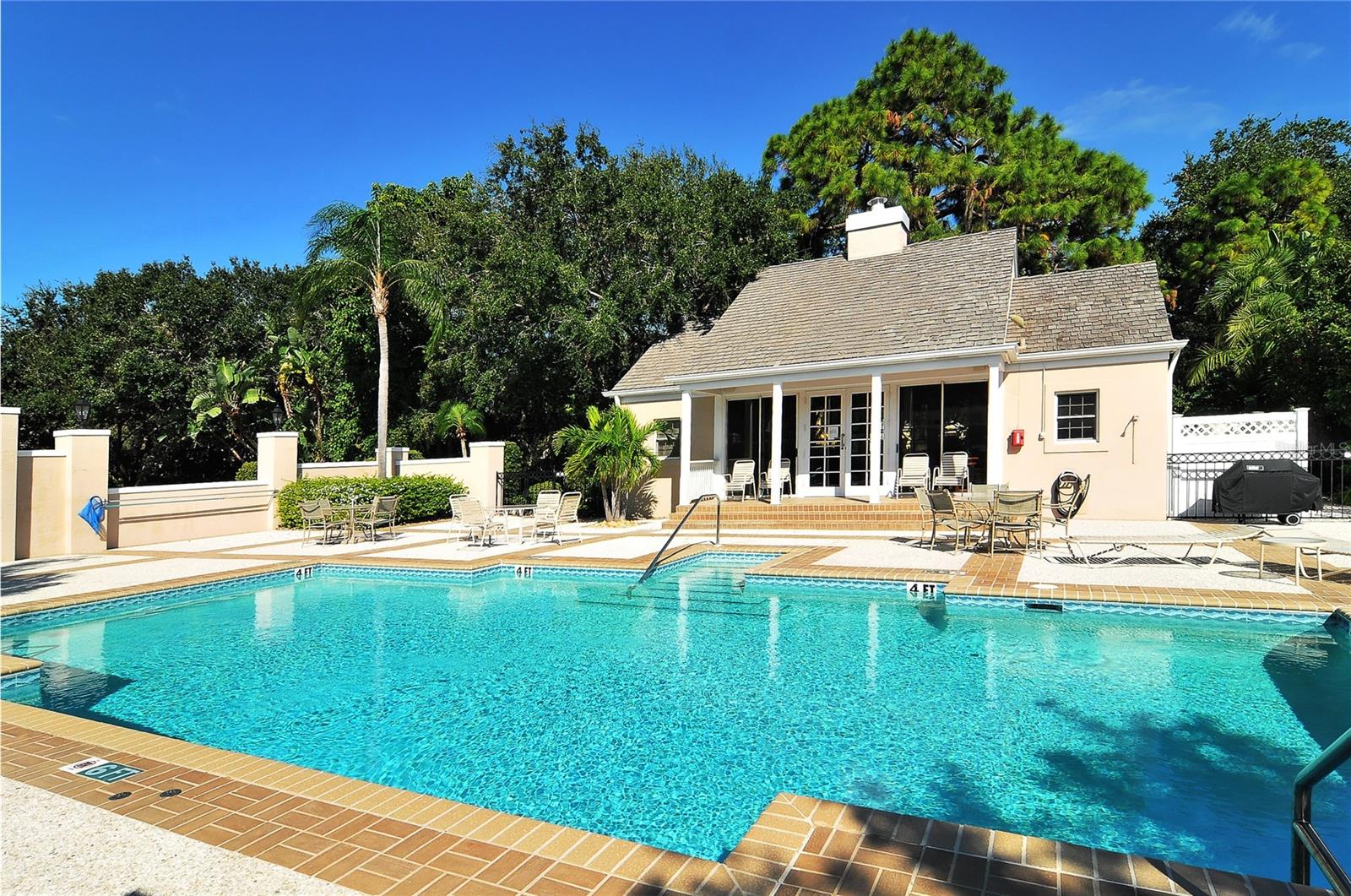 BISHOPSCOURT AT THE OAKS PRESERVE - Residential