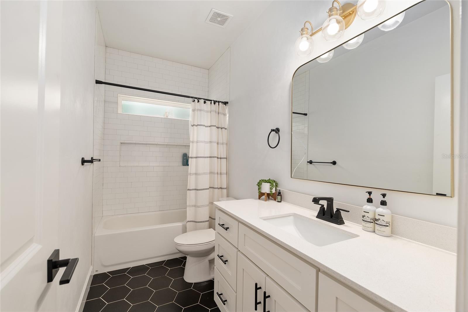 GRAND OAKS AT TOWER PH I PB 35 PG 68 - Residential