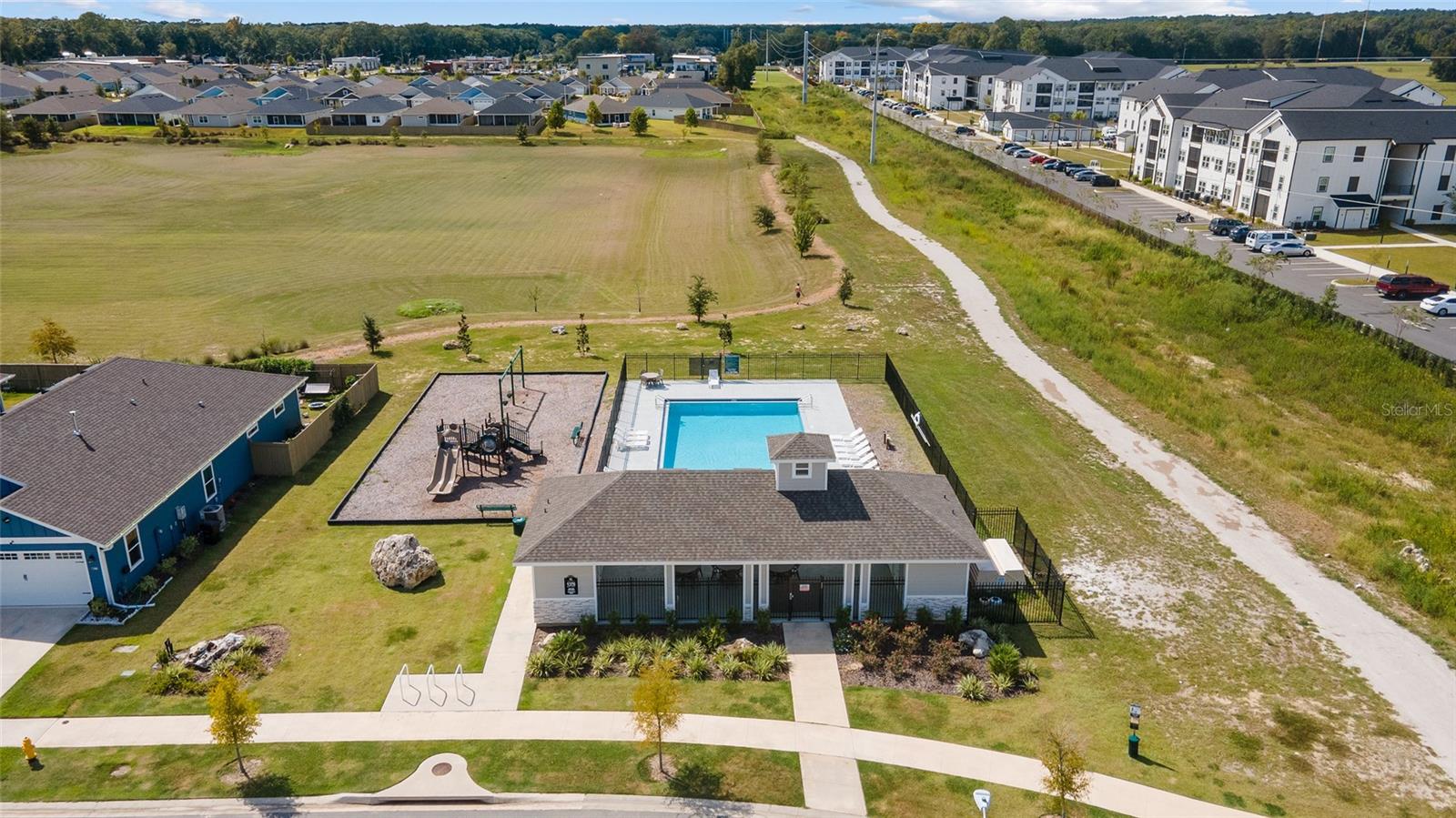 GRAND OAKS AT TOWER PH I PB 35 PG 68 - Residential