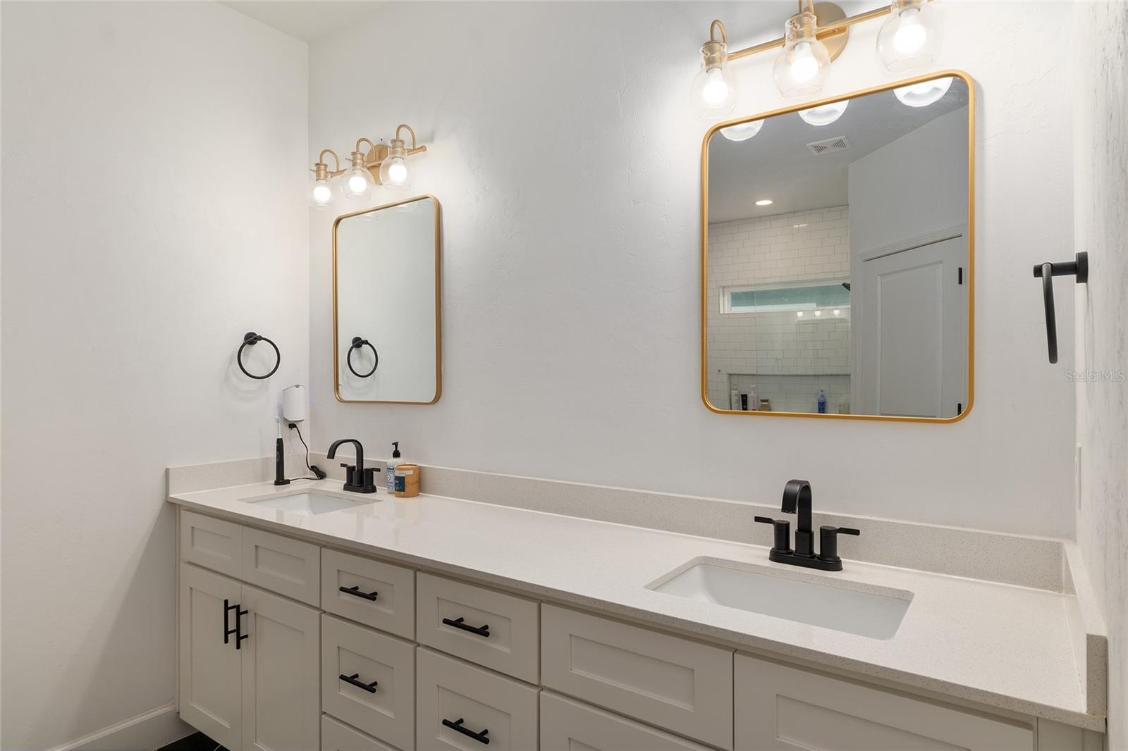 GRAND OAKS AT TOWER PH I PB 35 PG 68 - Residential