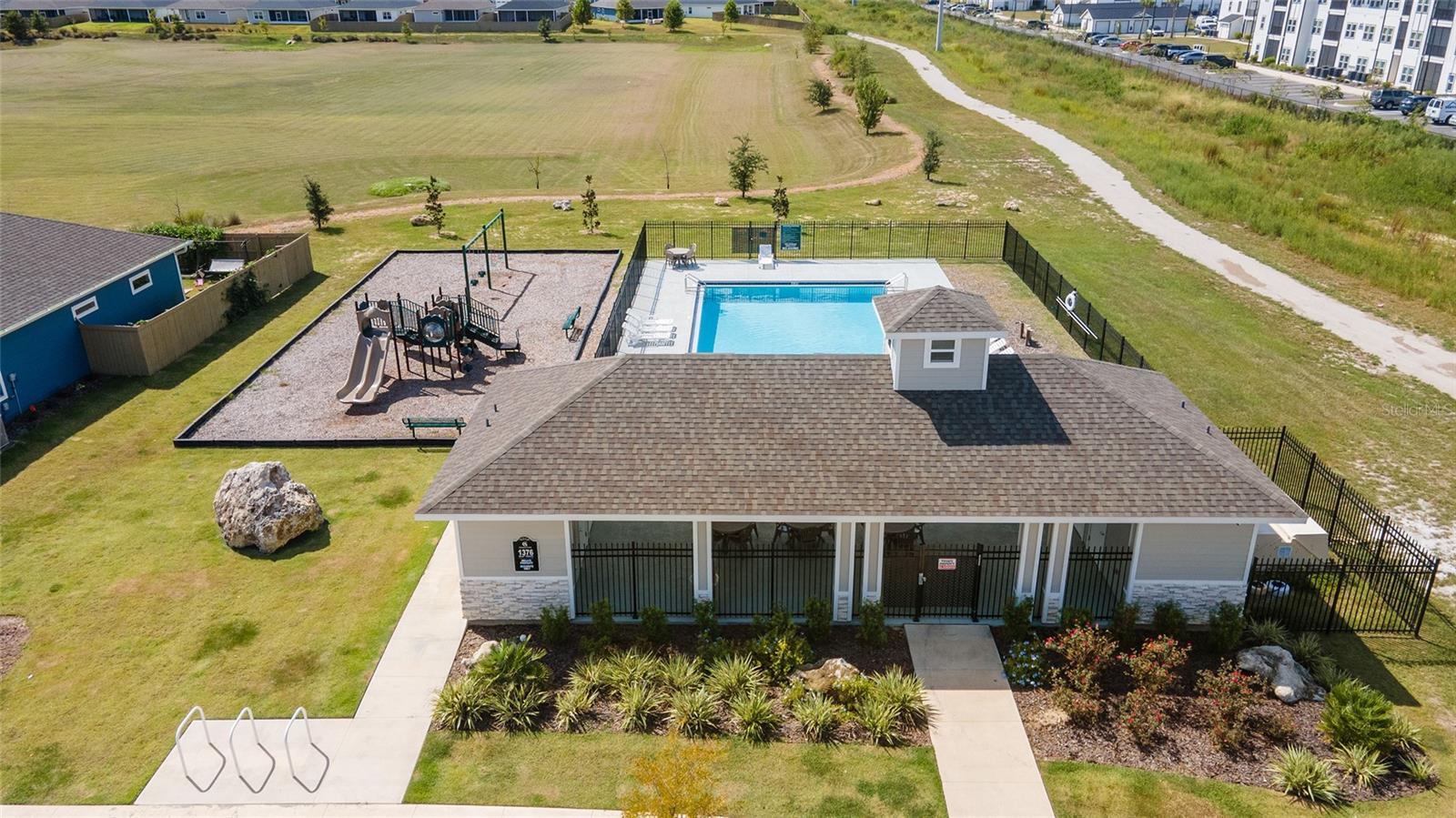 GRAND OAKS AT TOWER PH I PB 35 PG 68 - Residential