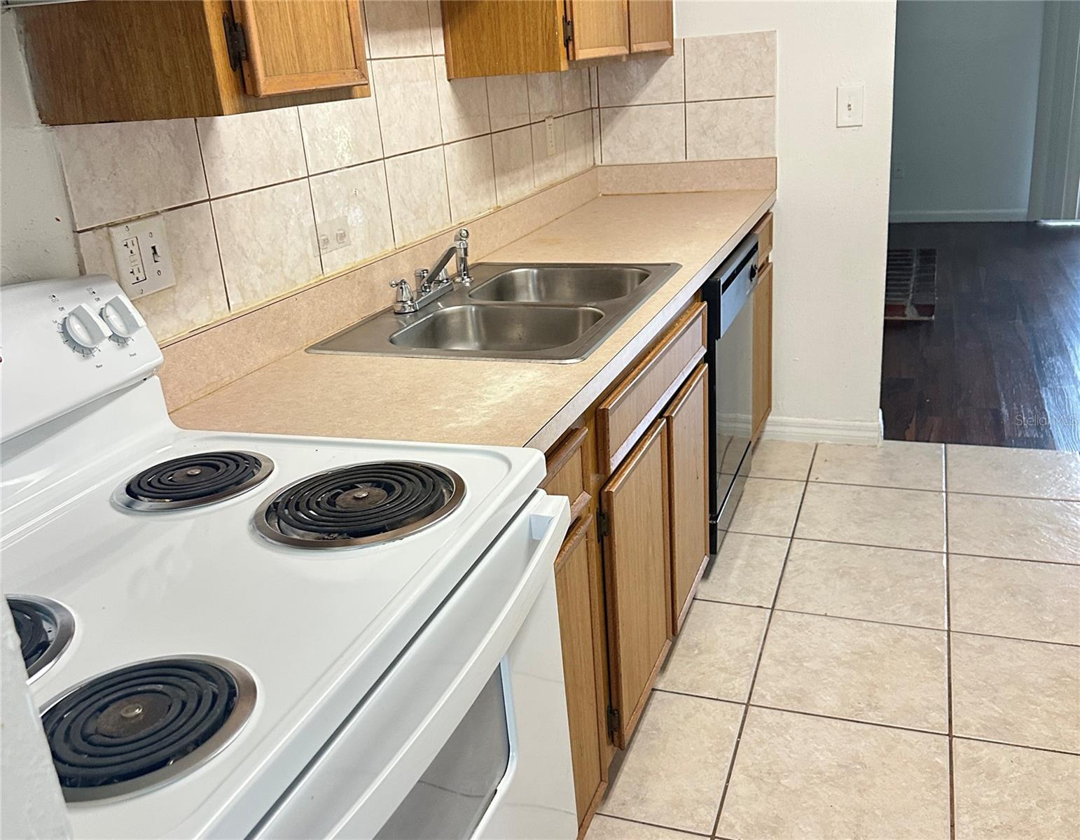 HUNTINGTON ON GREEN CONDO - Residential