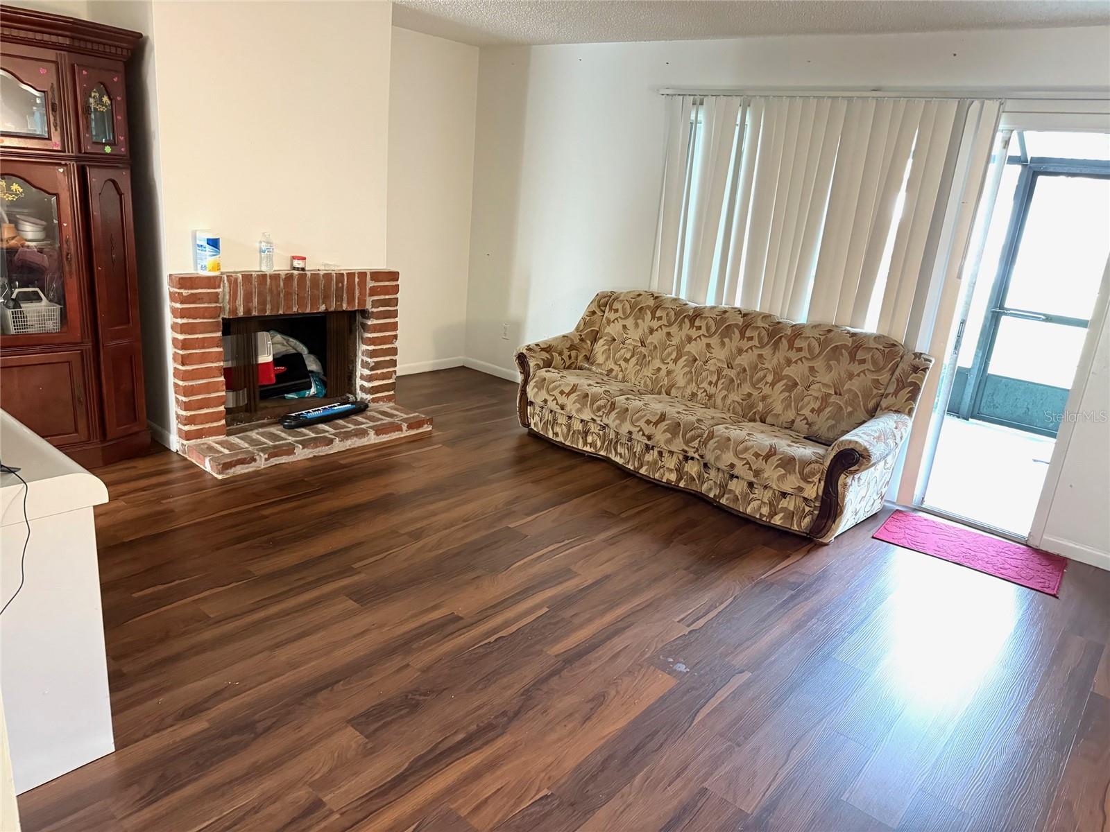 HUNTINGTON ON GREEN CONDO - Residential