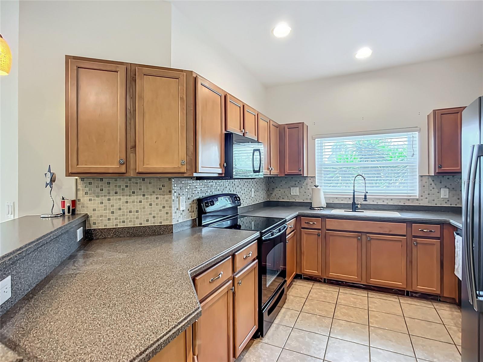 BRADFORD MANOR TWNHMS - Residential