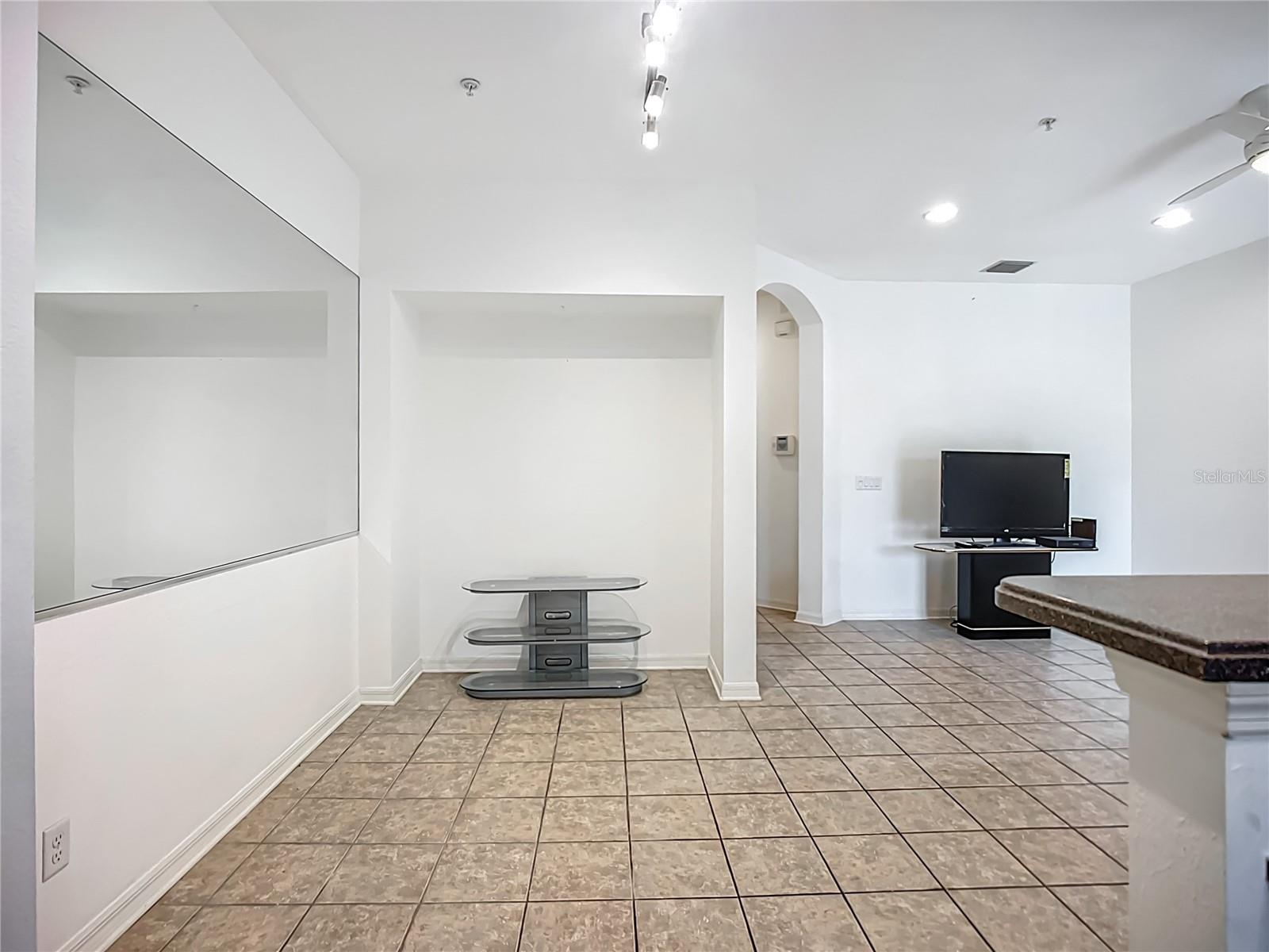 BRADFORD MANOR TWNHMS - Residential