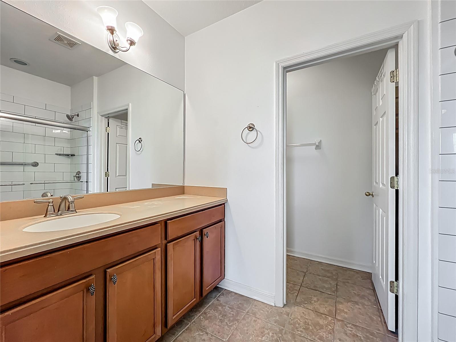 BRADFORD MANOR TWNHMS - Residential