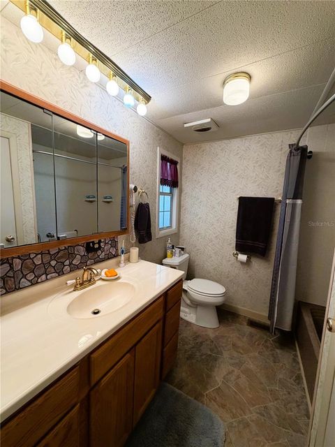 Tiny photo for 121 Azalea Trail, Leesburg, FL 34748 (MLS # R4910982)