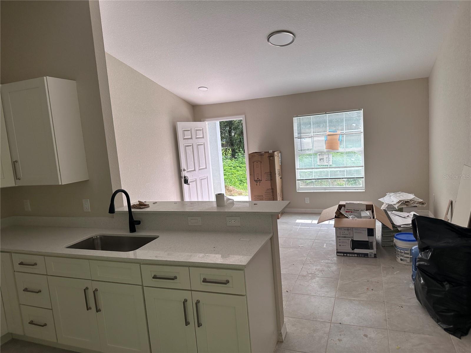 RAINBOW ACRES UN 04 - Residential Lease