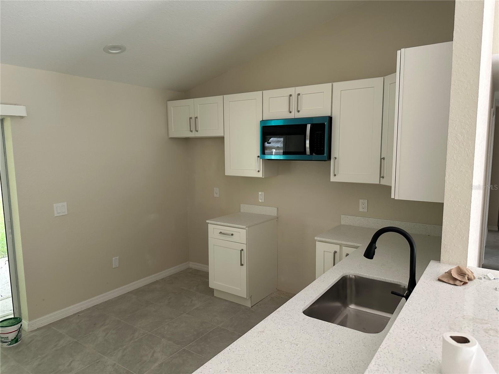 RAINBOW ACRES UN 04 - Residential Lease