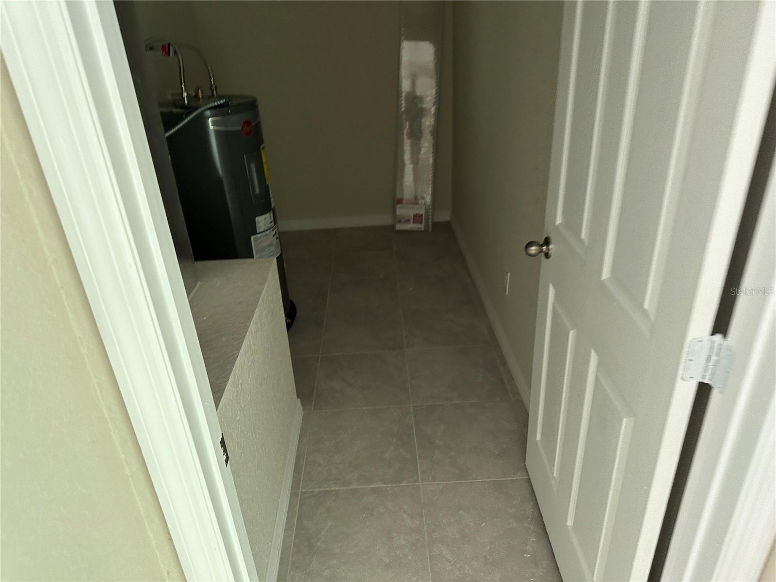 RAINBOW ACRES UN 04 - Residential Lease