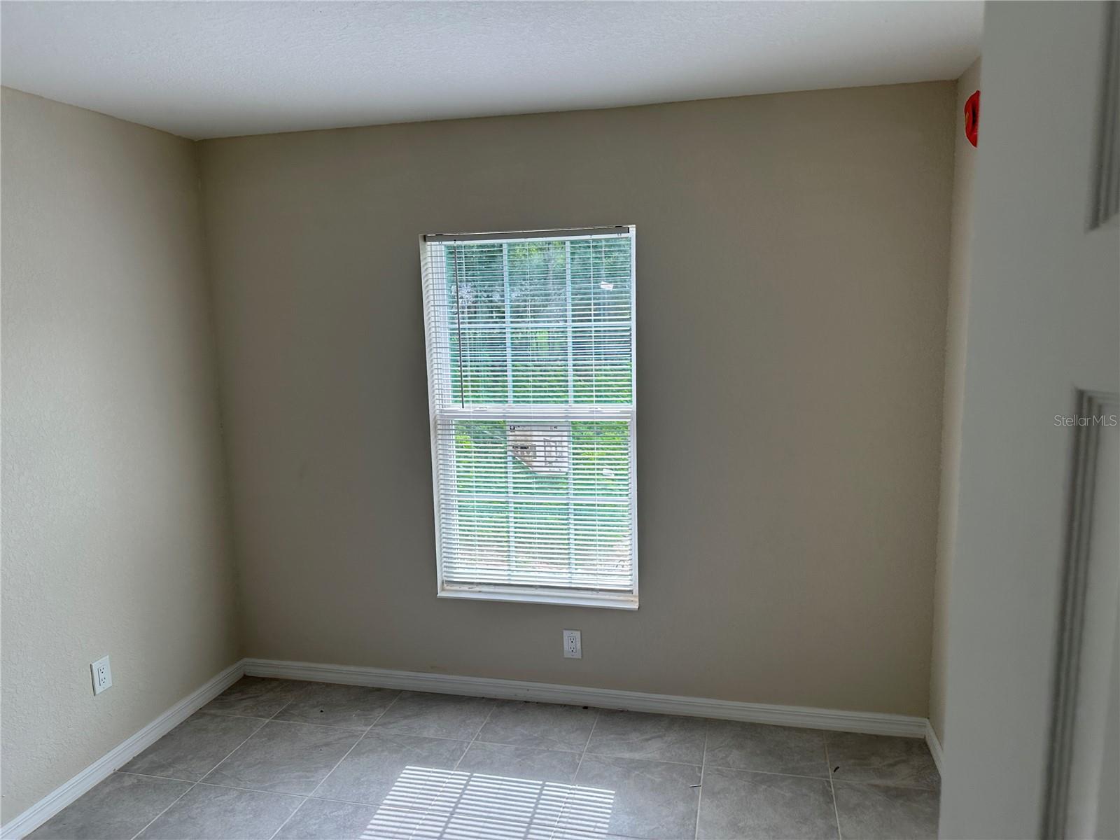 RAINBOW ACRES UN 04 - Residential Lease