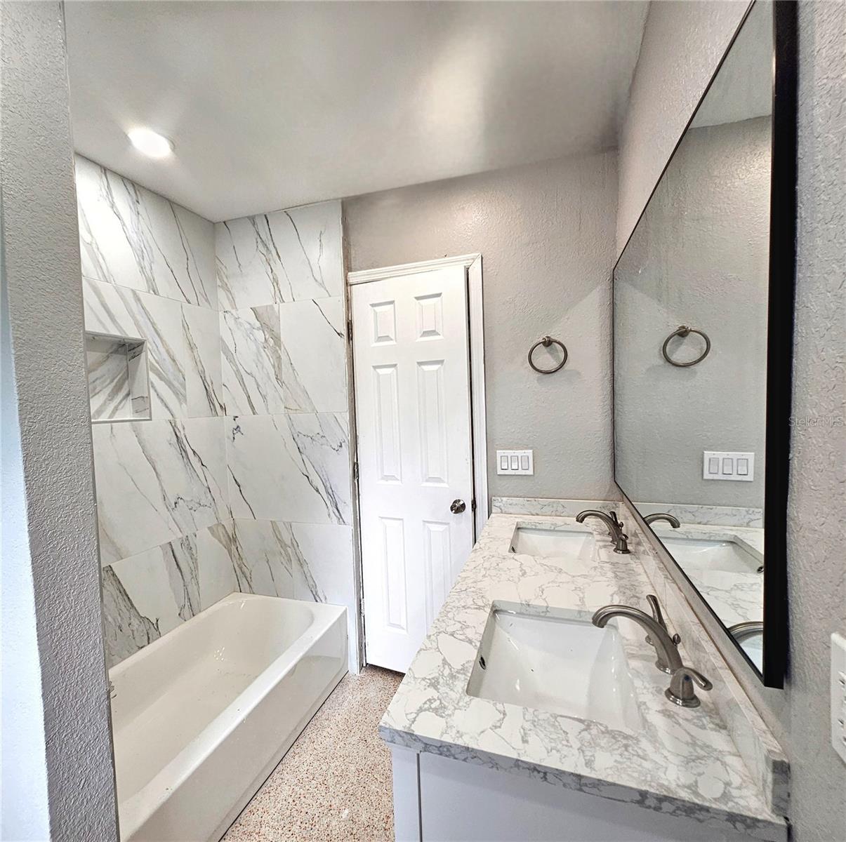 RIO VISTA SEC 5 - Residential Lease