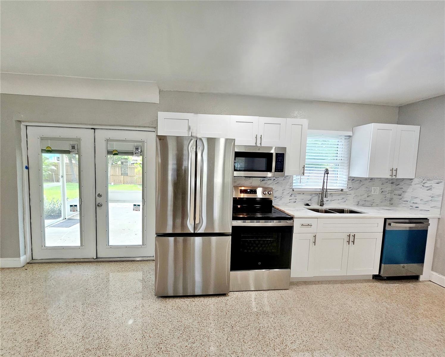 RIO VISTA SEC 5 - Residential Lease