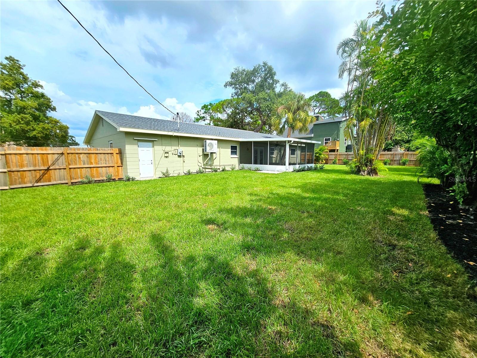 RIO VISTA SEC 5 - Residential Lease